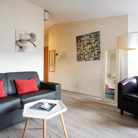 Apartment Place De L'etoile, Wagram With Ac