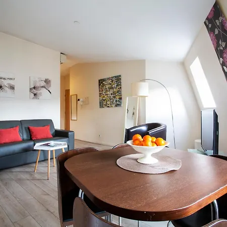 Place De L'etoile, Wagram With Ac Apartment