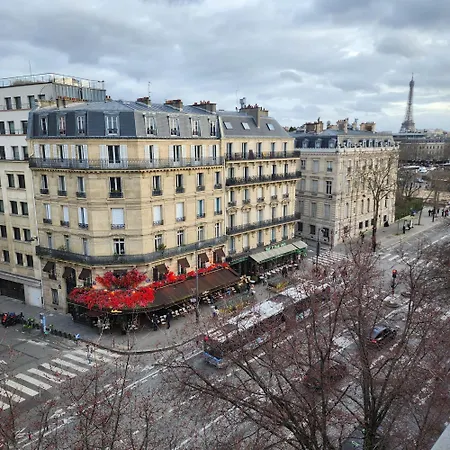 Place De L'etoile, Wagram With Ac