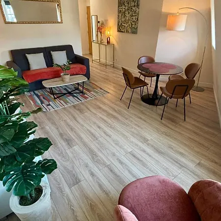 Appartement Place De L'etoile, Wagram With Ac