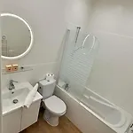 Place De L'etoile, Wagram With Ac Apartment